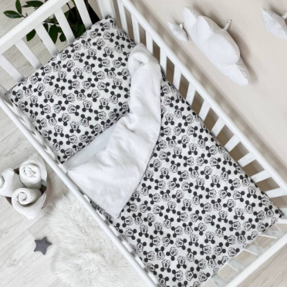 Set lenjerie de schimb pentru patut bebe 3 piese Minkey